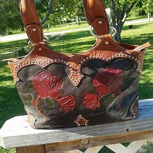 Beautiful Medium to Large American West Bag